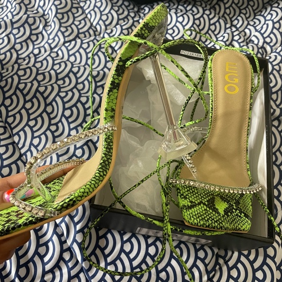 Green Snake Print Lace Up Square Toe Heels - Picture 7 of 7